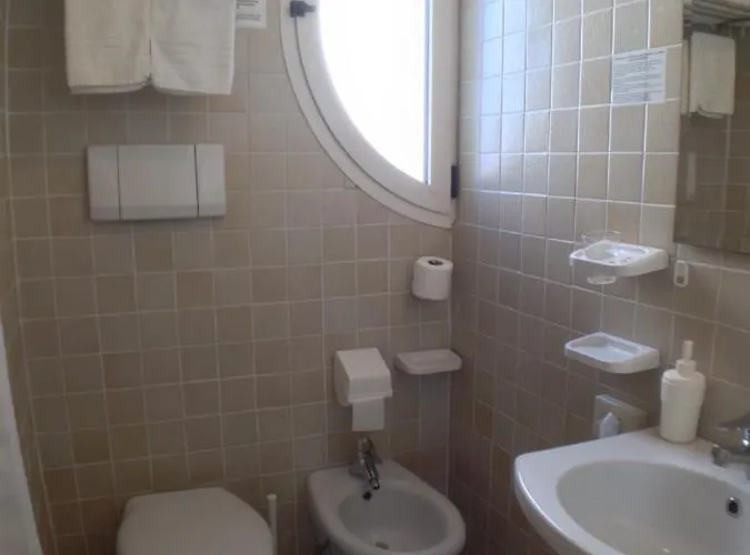 Houston Hotel 3*